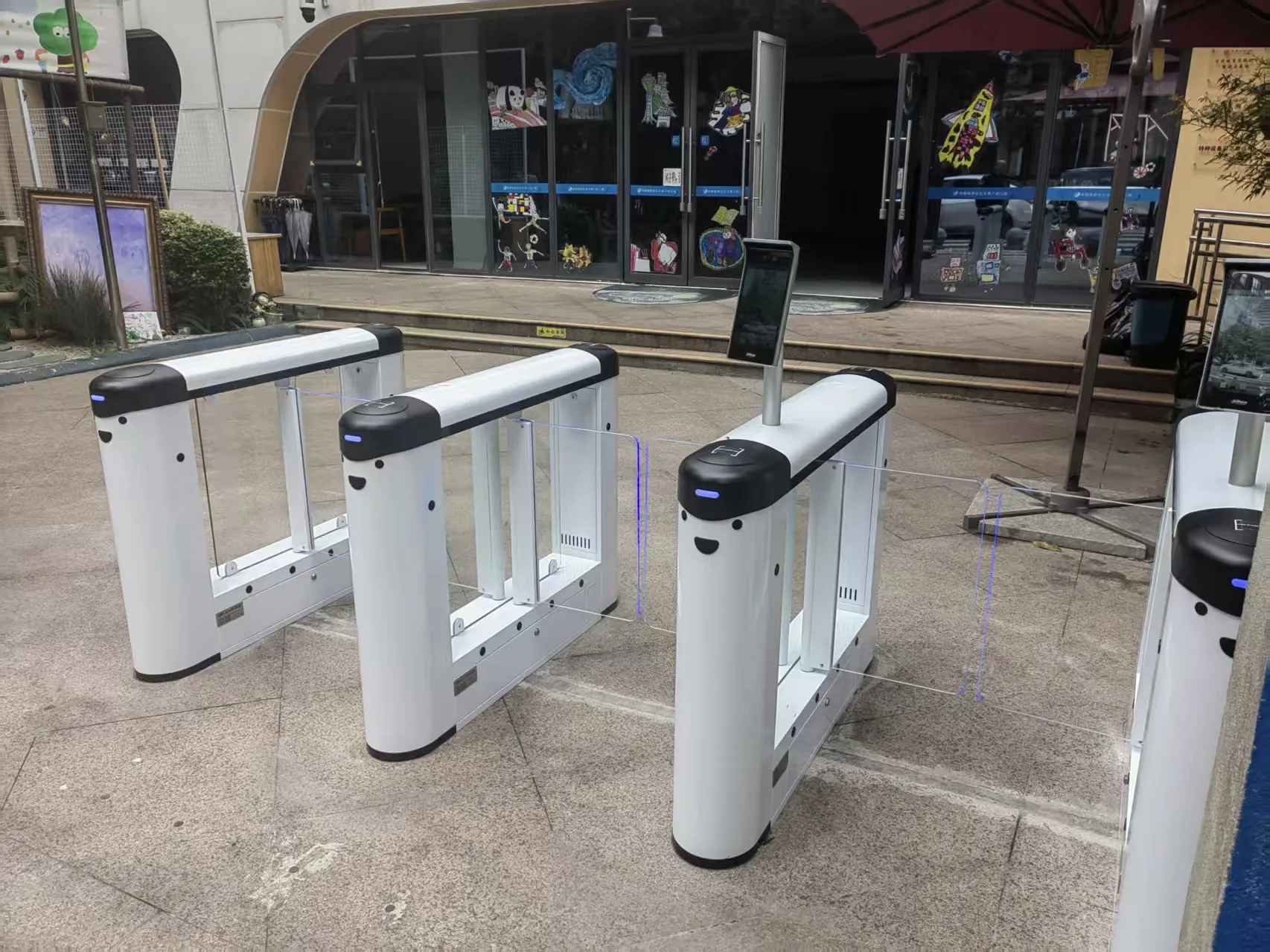 گۆڕینی کۆنتڕۆڵی چوونە ژوورەوەی باخچەی ساوایان