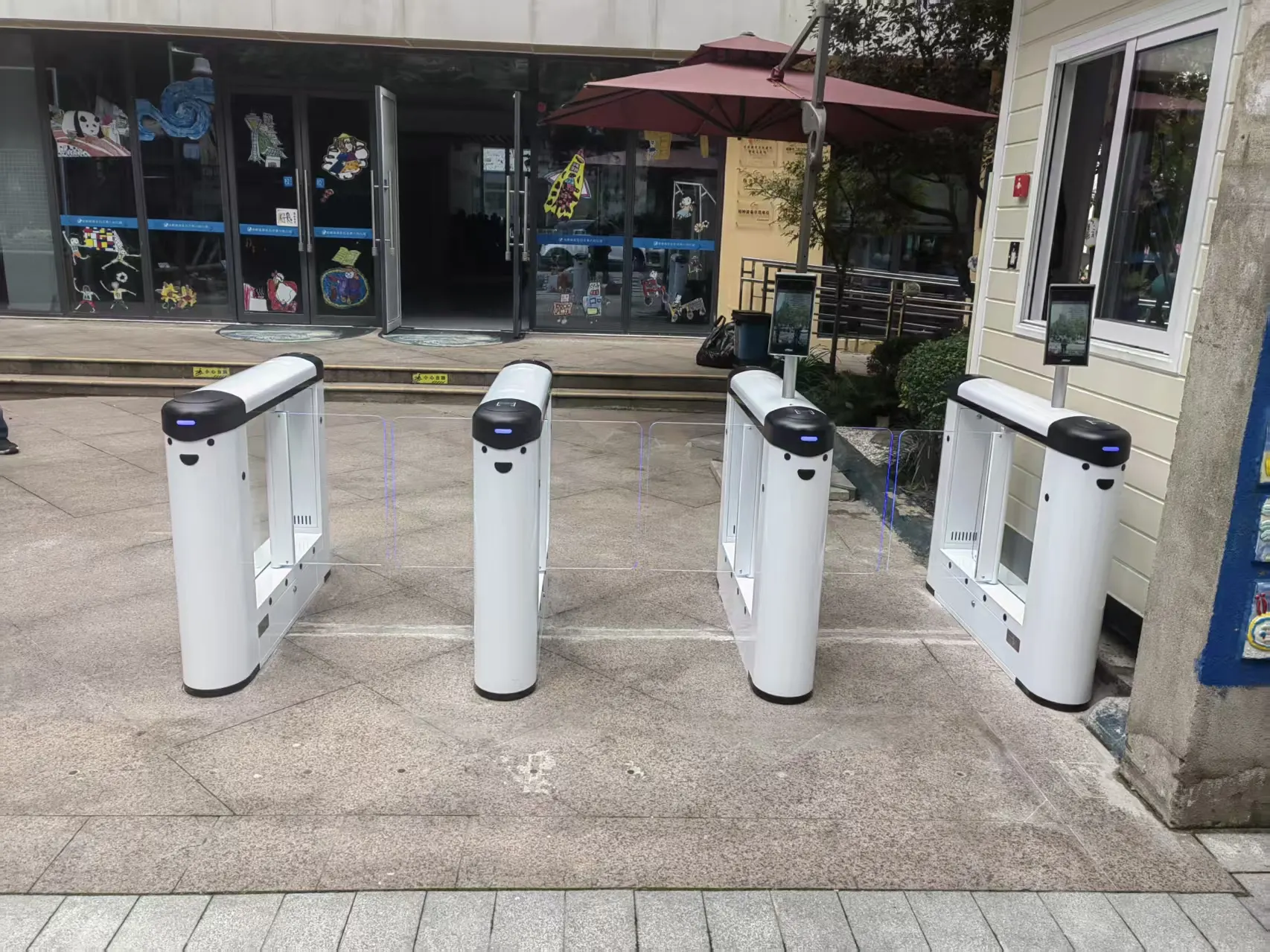 گۆڕینی کۆنتڕۆڵی چوونە ژوورەوەی باخچەی ساوایان