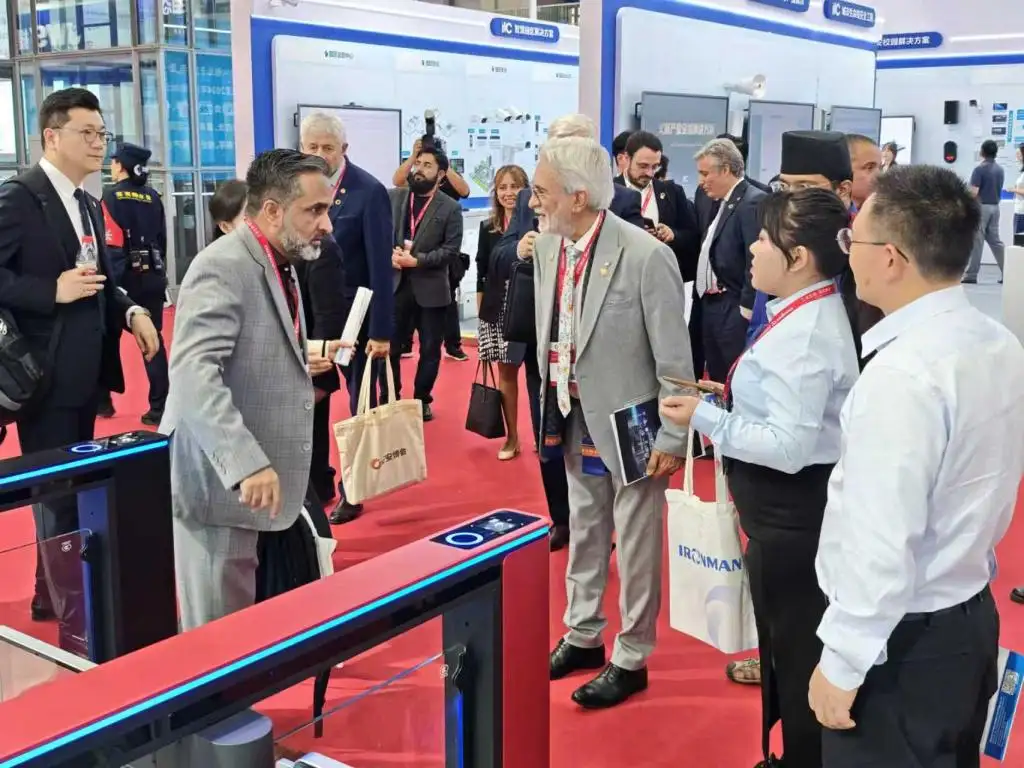 پیاوی ئاسنین زیرەک دەگاتە ئەنجام