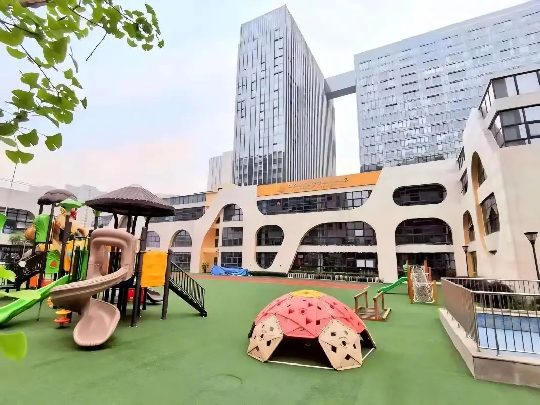 کۆنتڕۆڵی چوونە ژوورەوەی باخچەی ساوایان